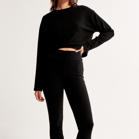 Abercrombie & Fitch top - Picture 2 of 4